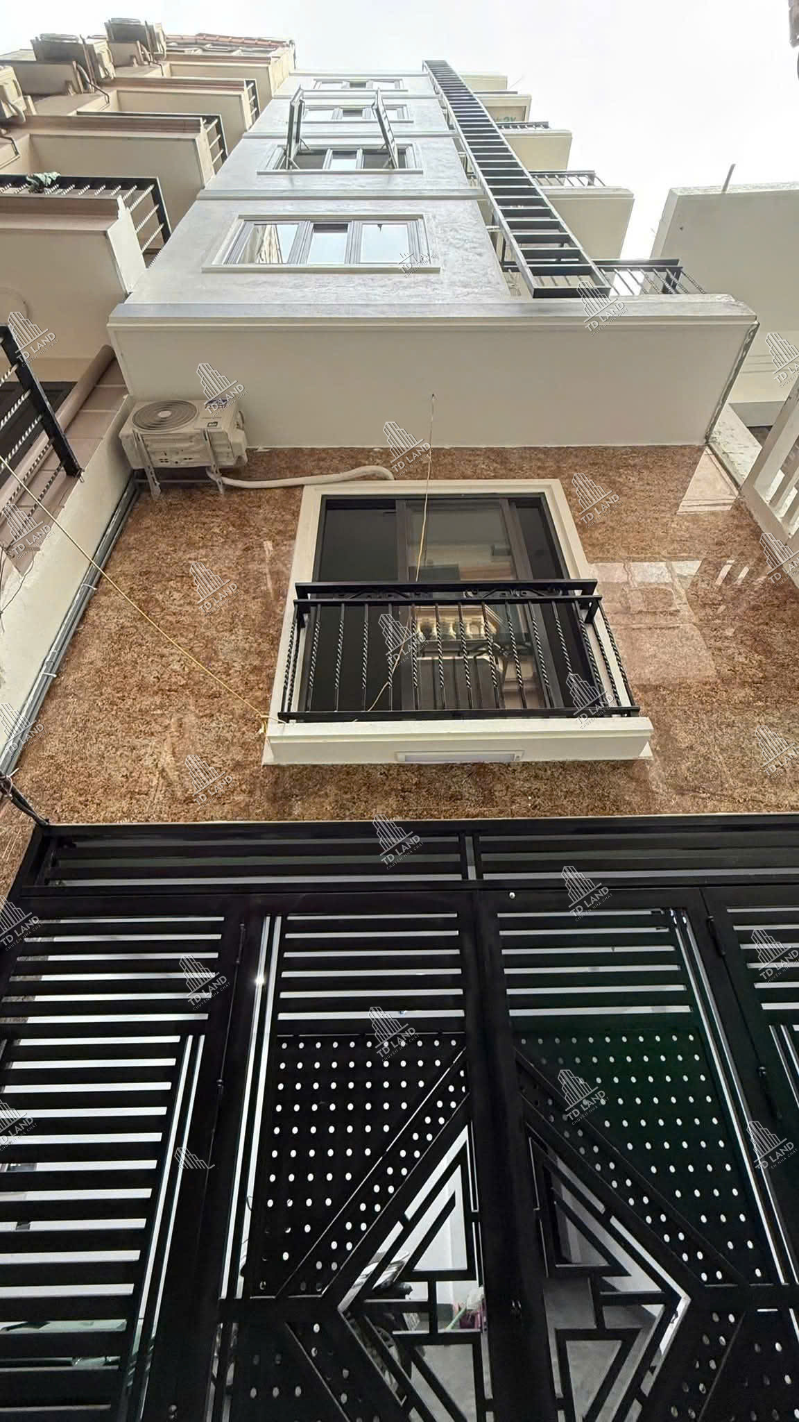 📢 CCMN ĐỐNG ĐA – XÂY MỚI, OTO VÀO NHÀ – 7 TẦNG TM – 17 PHÒNG STUDIO – DÒNG TIỀN 95TR/THÁNG (~3.45%/NĂM)! 💥💕 – D22