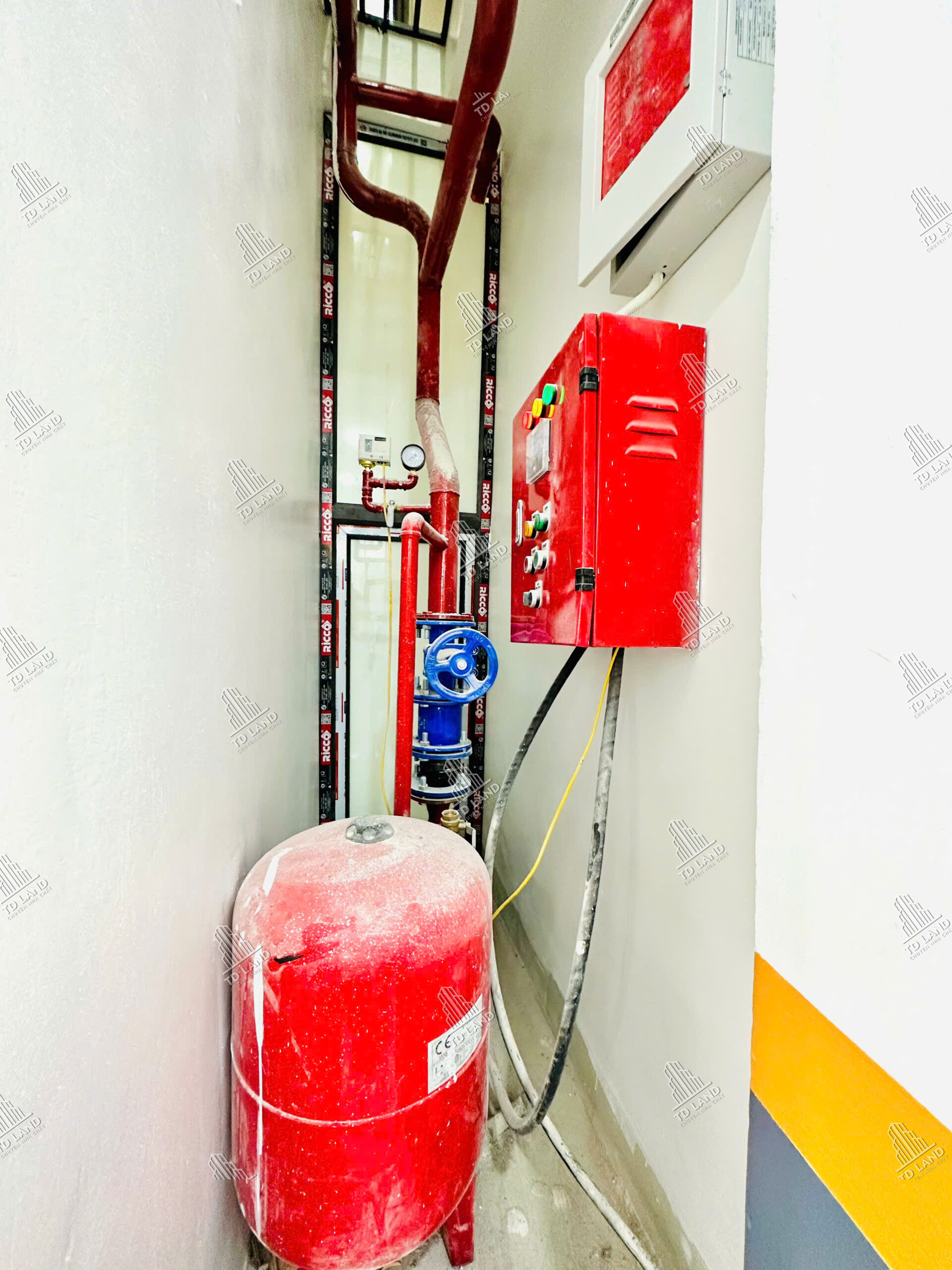 🎯 CCMN PHỐ 8/3 (HAI BÀ TRƯNG) – 8 TẦNG – MT 4M – 20 PHÒNG – DÒNG TIỀN 100TR/THÁNG (~4.6%/NĂM)! 🎯 – C34