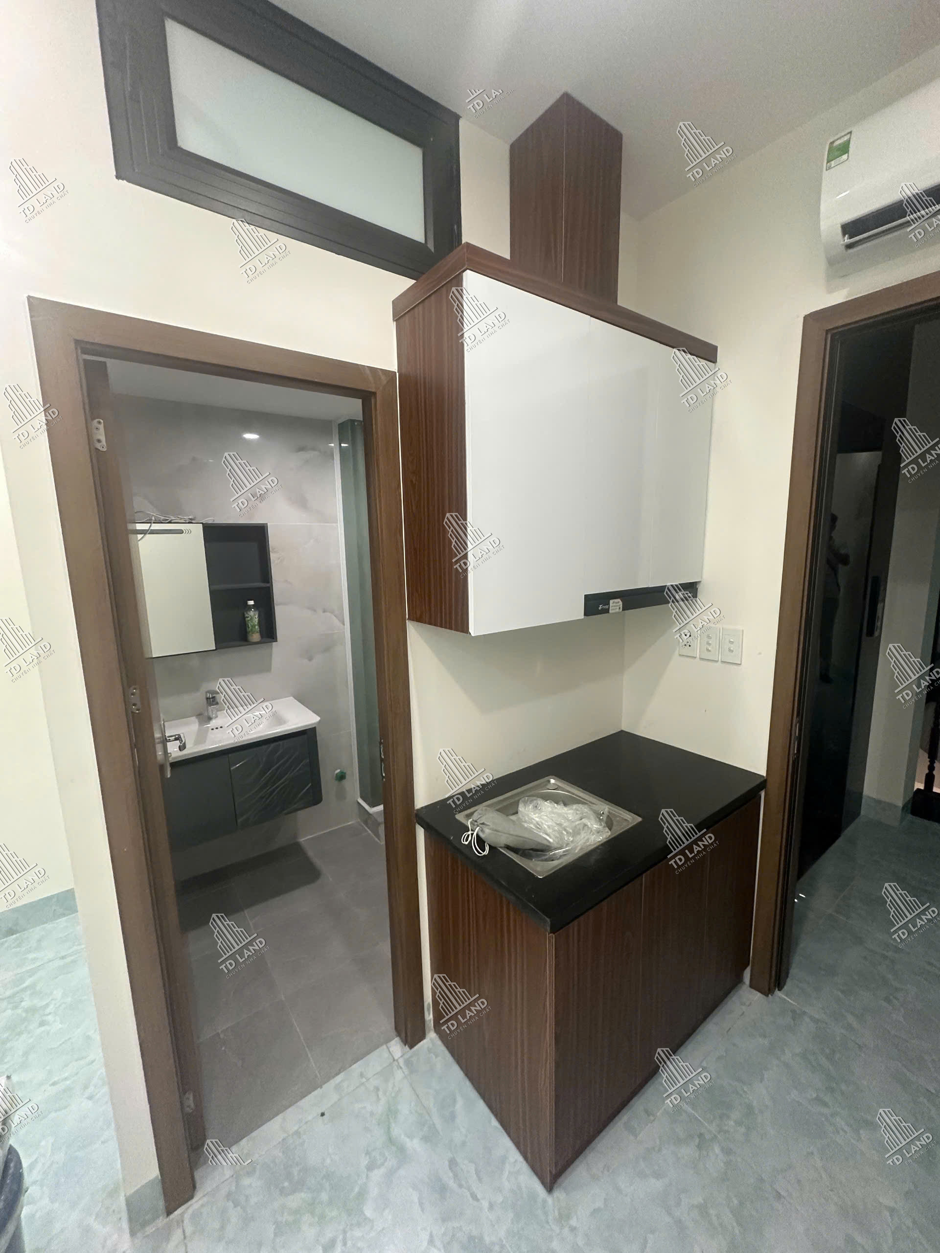 🌟 17.3 TỶ – CẦU GIẤY (CẦU GIẤY) – 6 TẦNG – 8 PHÒNG KHÉP KÍN – CÁCH Ô TÔ ĐỖ 25M – TRUNG TÂM – B10
