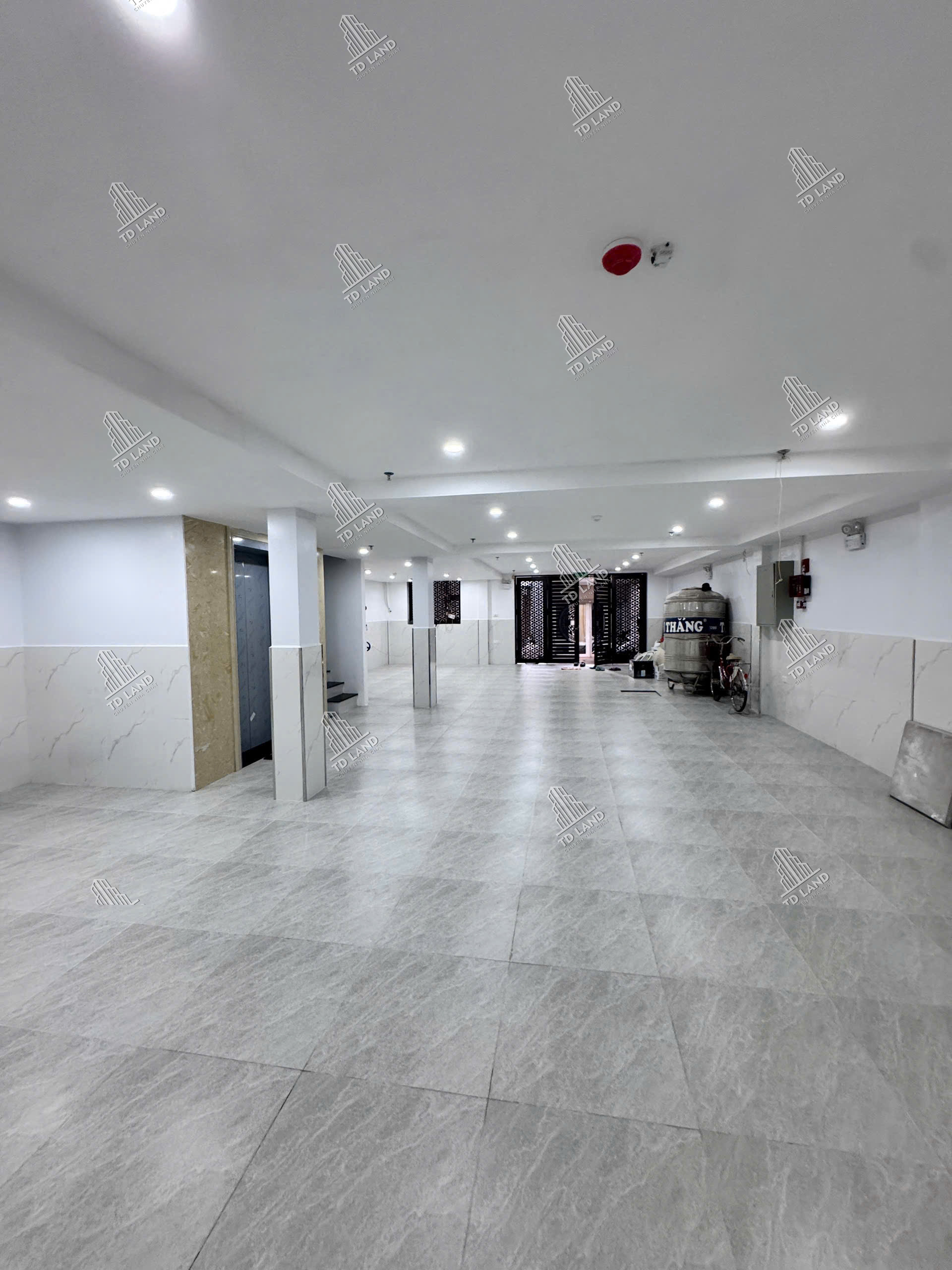 🌟 38.8 TỶ – XUÂN ĐỈNH (BẮC TỪ LIÊM) – 8 TẦNG THANG MÁY – 30 PHÒNG KHÉP KÍN – DÒNG TIỀN 1.9 TỶ/NĂM – Ô TÔ ĐỖ CỬA – D122