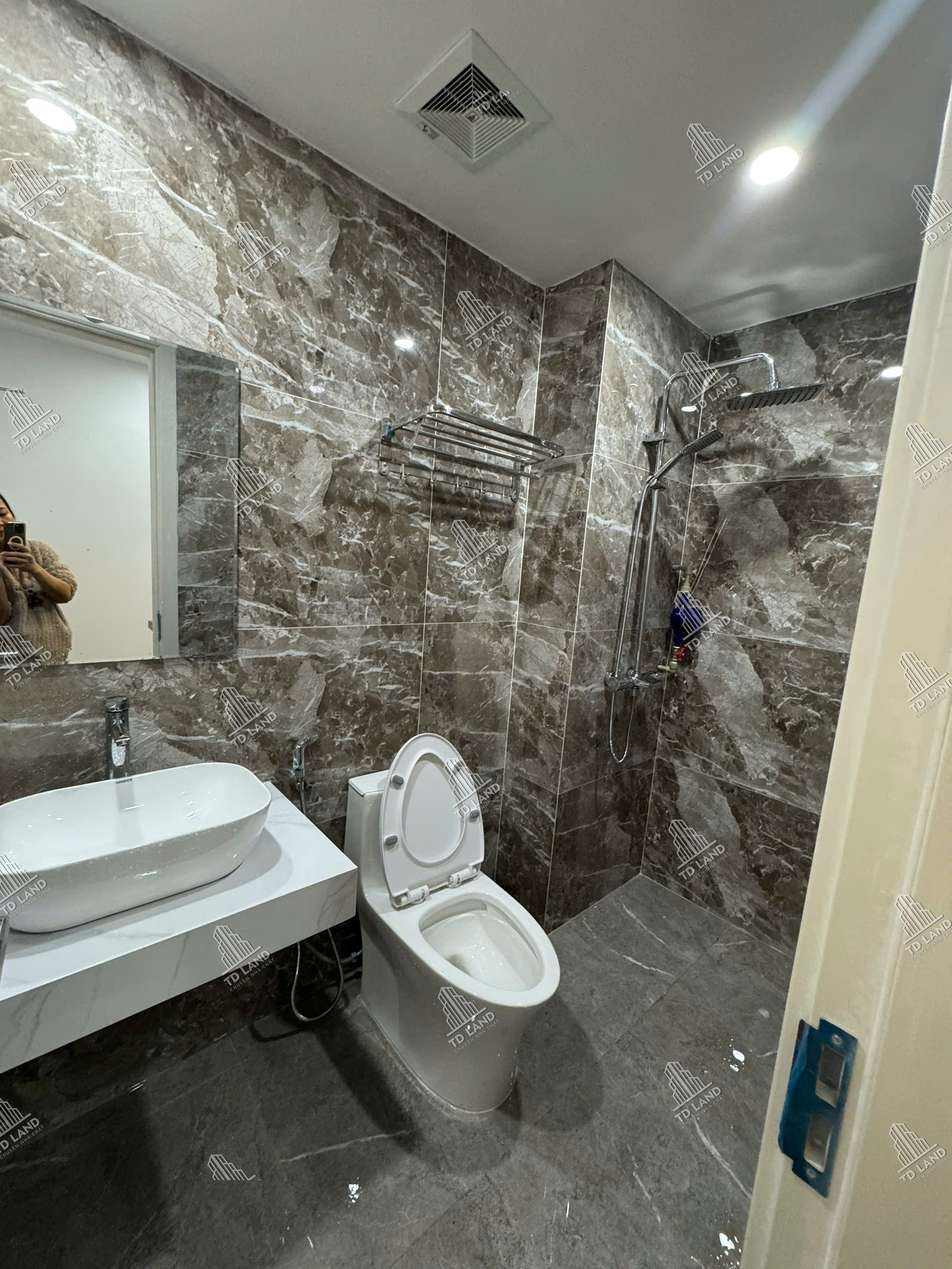 A6 | TRẦN CUNG (CẦU GIẤY) | 38M2 6 TẦNG 5 PHÒNG 1N1K | BÃI ĐỖ Ô TÔ SÁT NHÀ