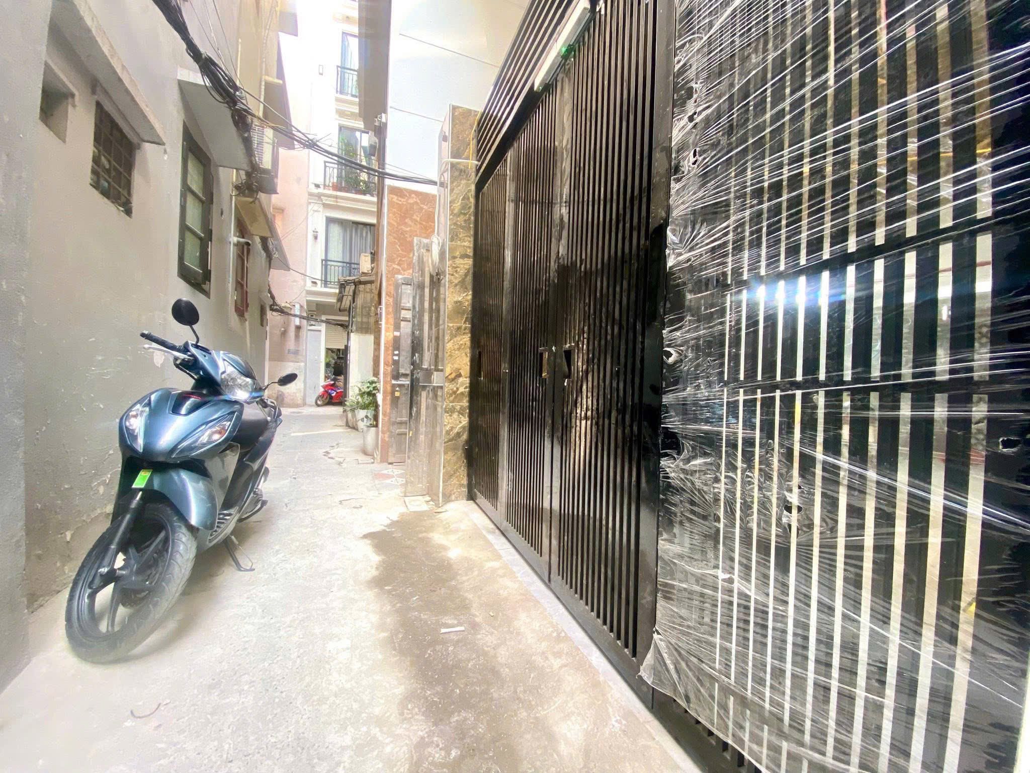 C174 | KHƯƠNG TRUNG (THANH XUÂN) | 71.2M2 8.5 TẦNG 14 PHÒNG 1N1K | LÔ GÓC 3 THOÁNG